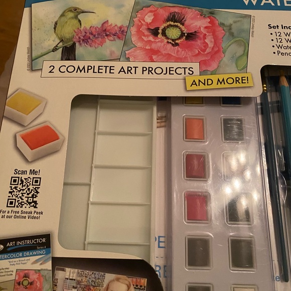 Watercolor Drawing Art Set with Pencils and Paints brand new - Picture 3 of 8